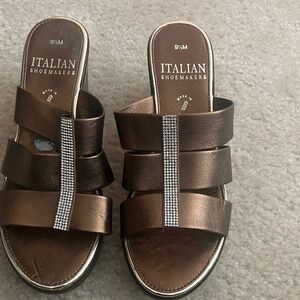 Italian Shoemakers Metallic Brown Sandals brand new!